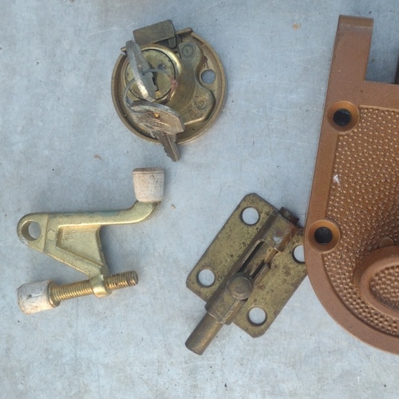 Vintage Brown Lock Set with Brass Hardware - Picture 4 of 4